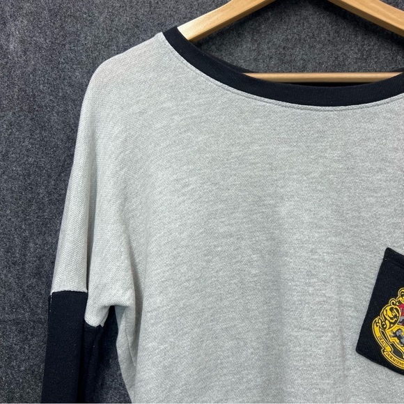 Harry Potter Hogwarts School of Witchcraft Grey/Black Sweater Size M - Picture 6 of 13